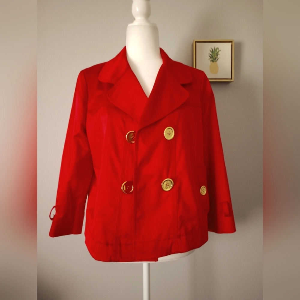Blazer Chaus women color Red  Satin  size 14P New Pockets Style Satin Brand New